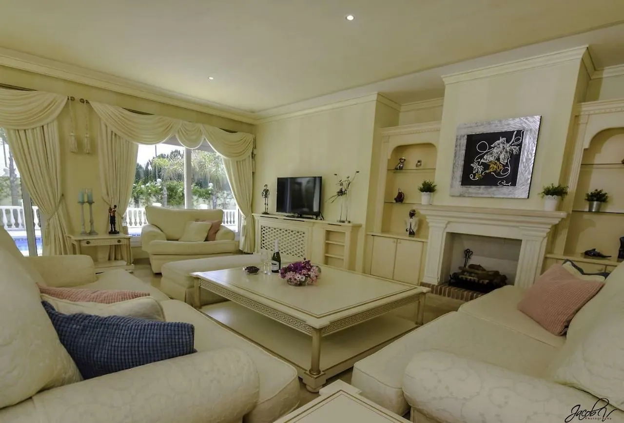 20001 - Exquisite Villa 50M To Beach Marbella Spain
