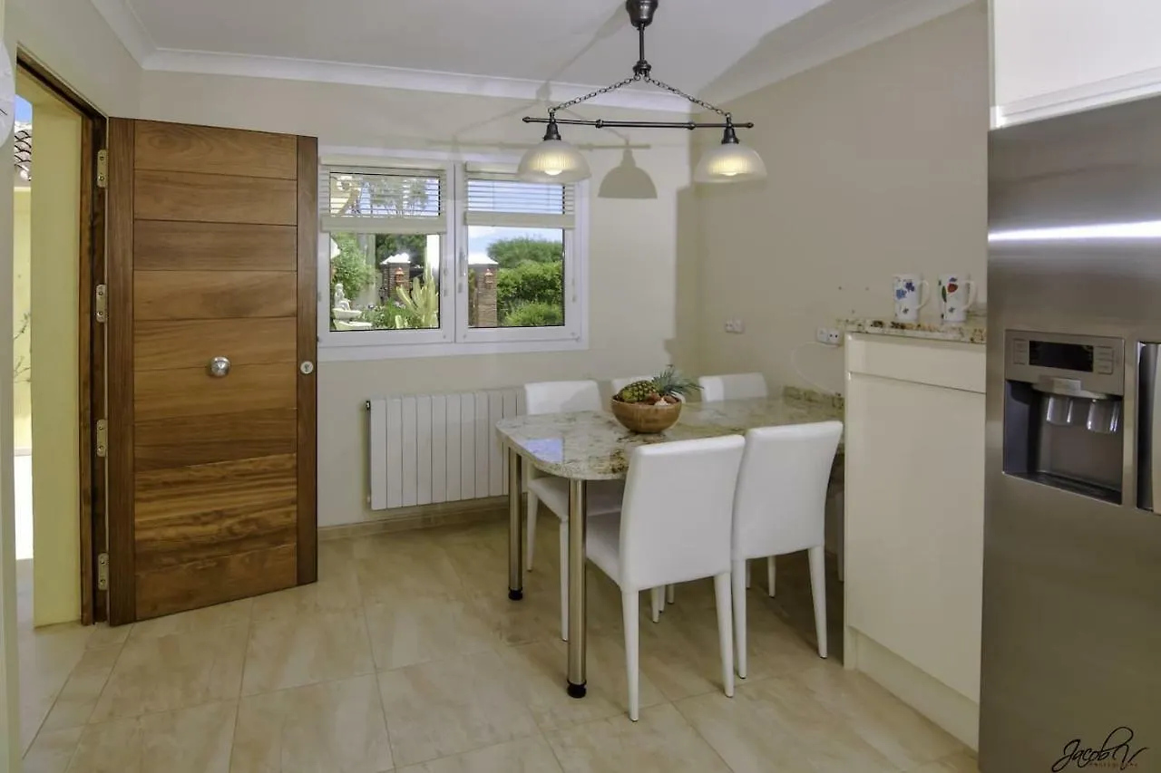20001 - Exquisite Villa 50M To Beach Marbella Spain